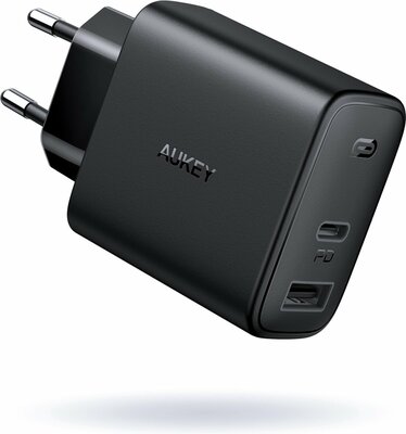 Aukey 32 watt USB-C en USB-A thuis oplader Zwart