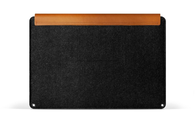 Mujjo Originals MacBook Pro 16 inch sleeve Tan