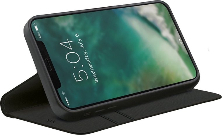 Xqisit Eco Wallet iPhone 12 Pro / iPhone 12 hoesje Zwart