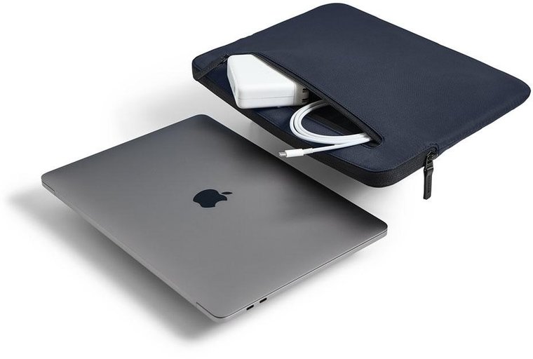 Incase&nbsp;Compact MacBook Pro 14 inch sleeve Navy