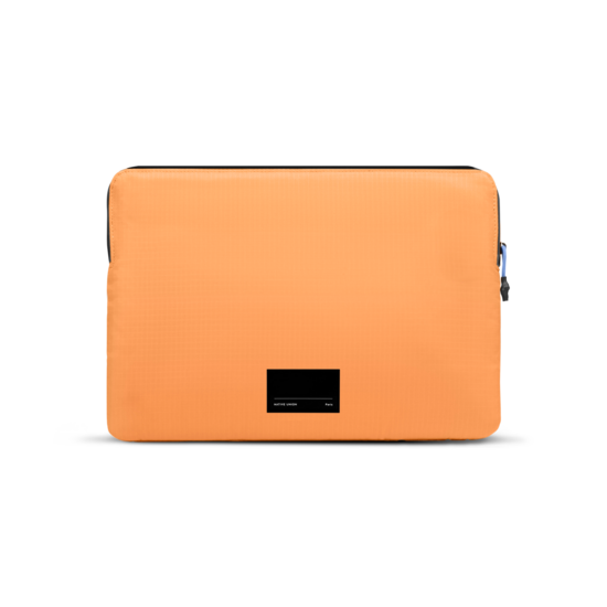 Native Union Air MacBook 15 / 16 inch sleeve apricot