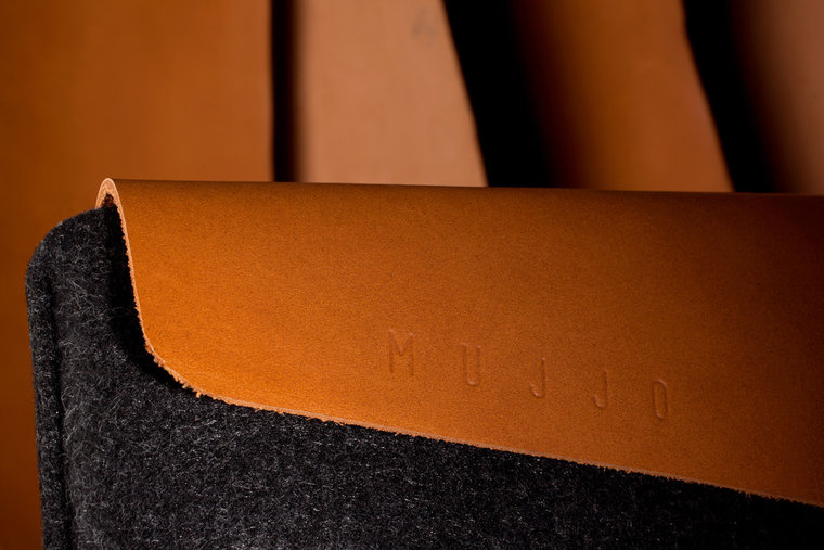 Mujjo Leather sleeve 12 inch Tan