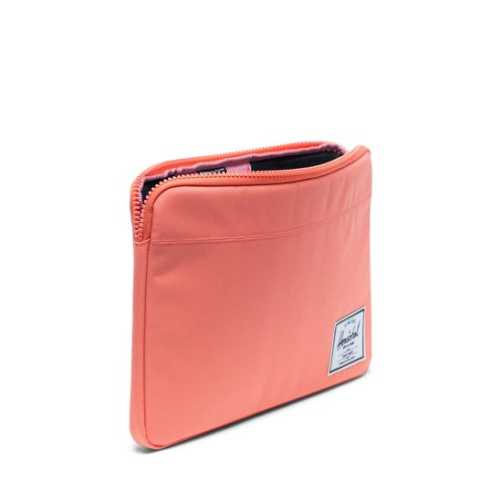 Herschel Anchor MacBook 13 inch USB-C sleeve Salmon