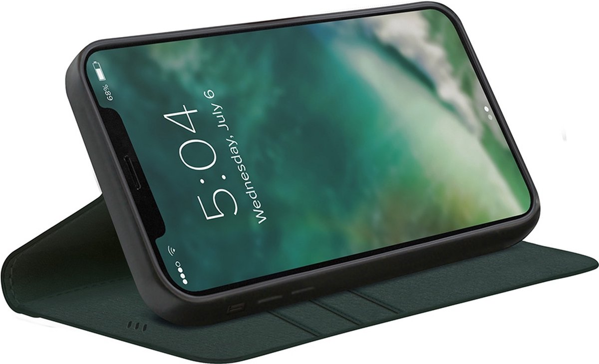 Xqisit Eco Wallet iPhone 12 mini hoesje Groen