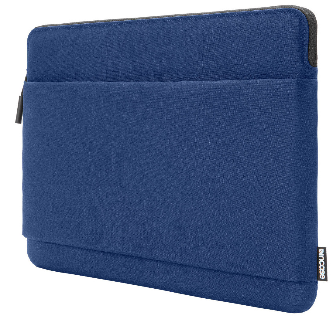 Incase Go MacBook Pro 16 inch sleeve navy